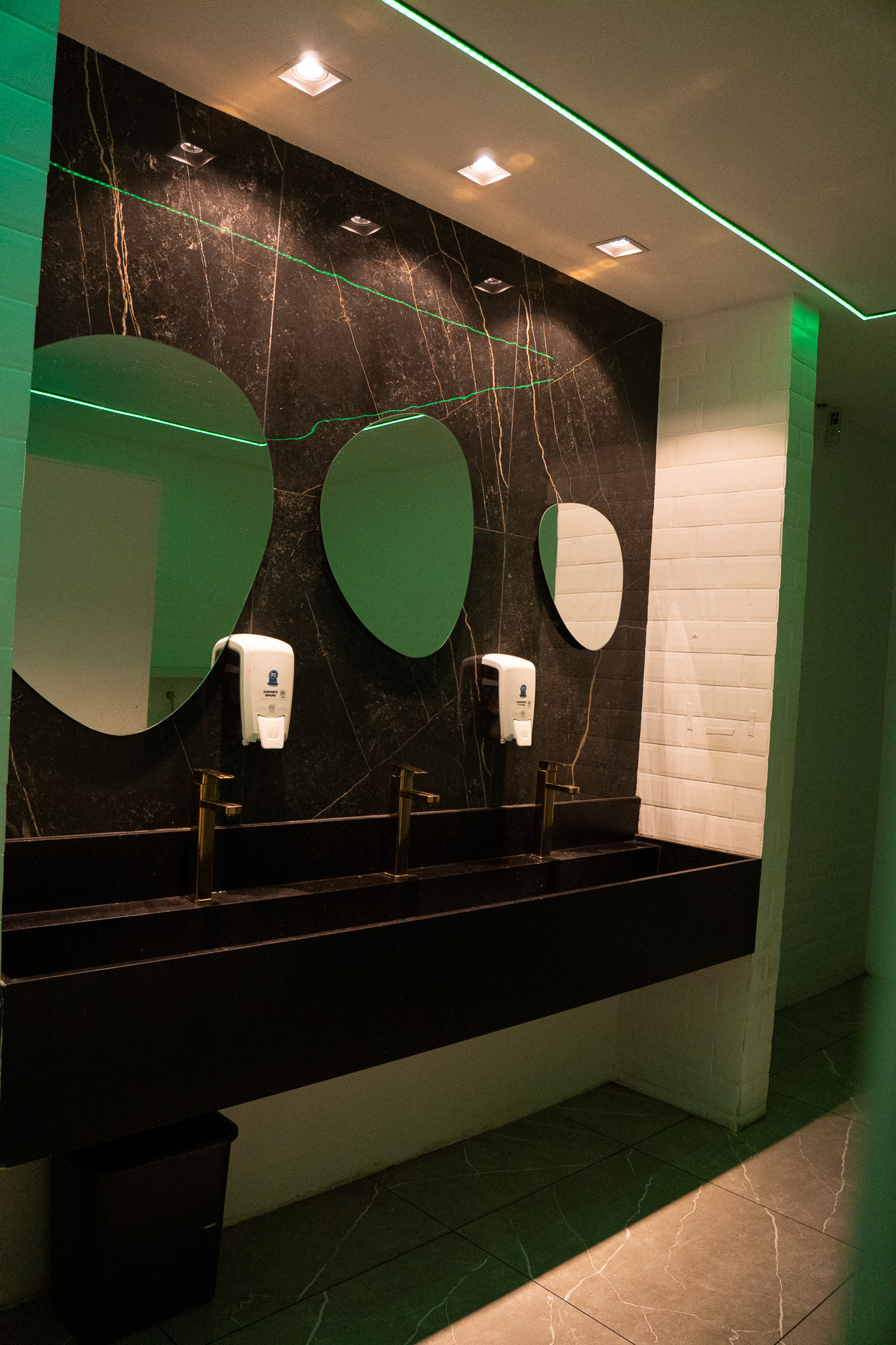 Banheiros premium - masculino